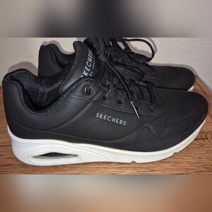 Skechers Women Uno Stand On Air Sneaker Air Cooled Memory Foam Sz 8 SN73690 Blk